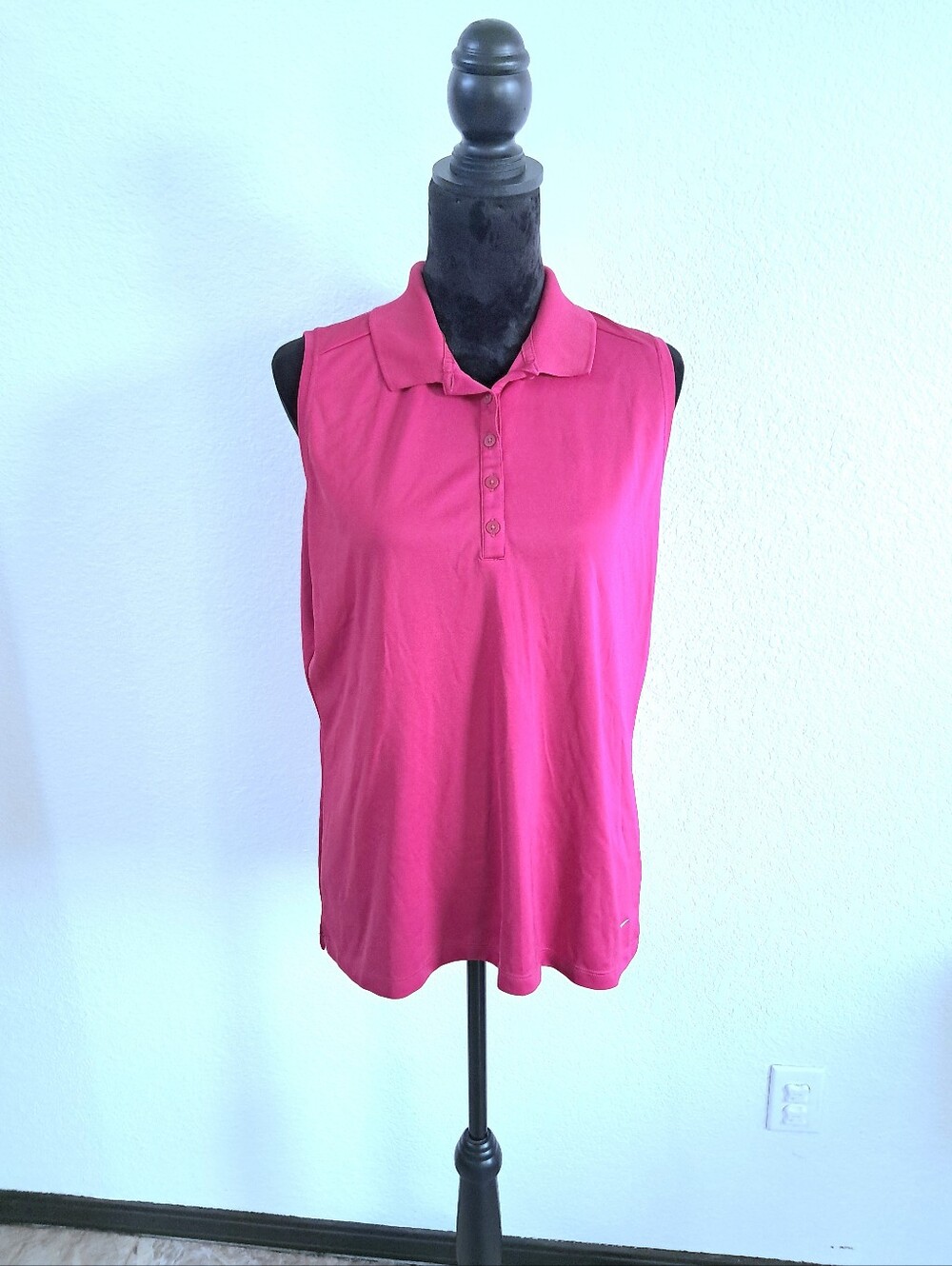 Nike Golf Tour Performance Polo Shirt Fushia Women’s XL Sleeveless Golfing Sport